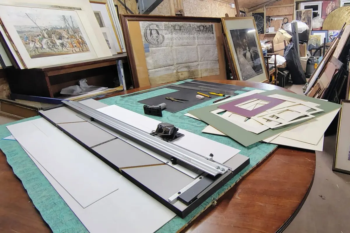 ForestHillArtsHouse workshop - Custom mount cutting studio