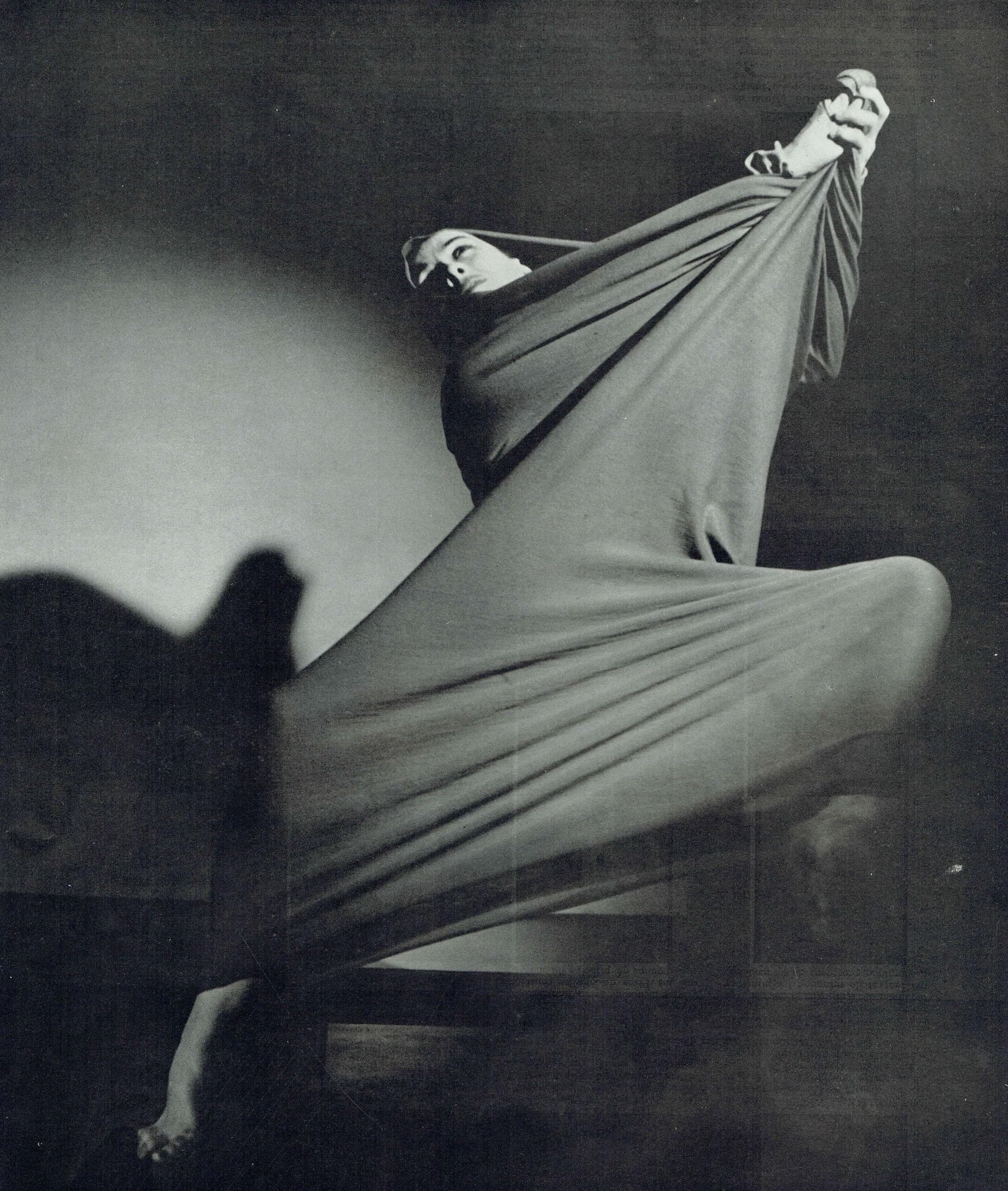 1947 Martha Graham Lamentation - Original Vintage Print of capture by Barbara Morgan - Modern Dance Portrait - Soleils - 10.25 x 12 in - Image 3