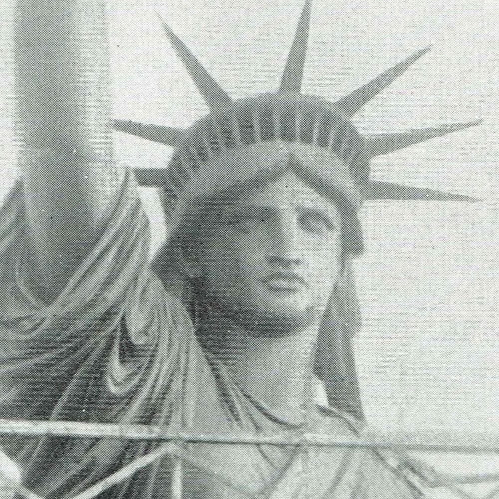 1947 Statue of Liberty Paris during Construction in Paris - Original Vintage Print - Soleils Folio French Art Review - 10.5 x 13.5 in - Image 3